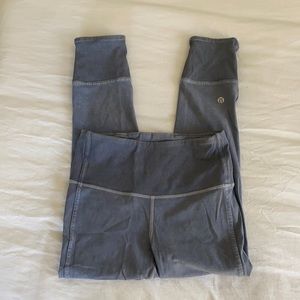 Lululemon blue cropped yoga pants